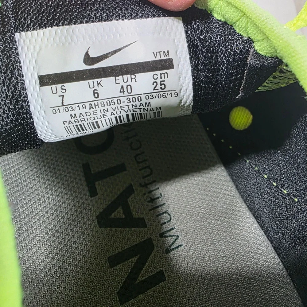 Nike Air Max 270 Womens Volt Black Neon Green AH8050-300 Running Shoes Size 7